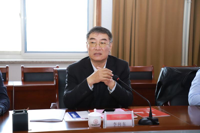 李向东讲话郑德前讲话参观主题教育展参观现代建筑技术馆参观山东省